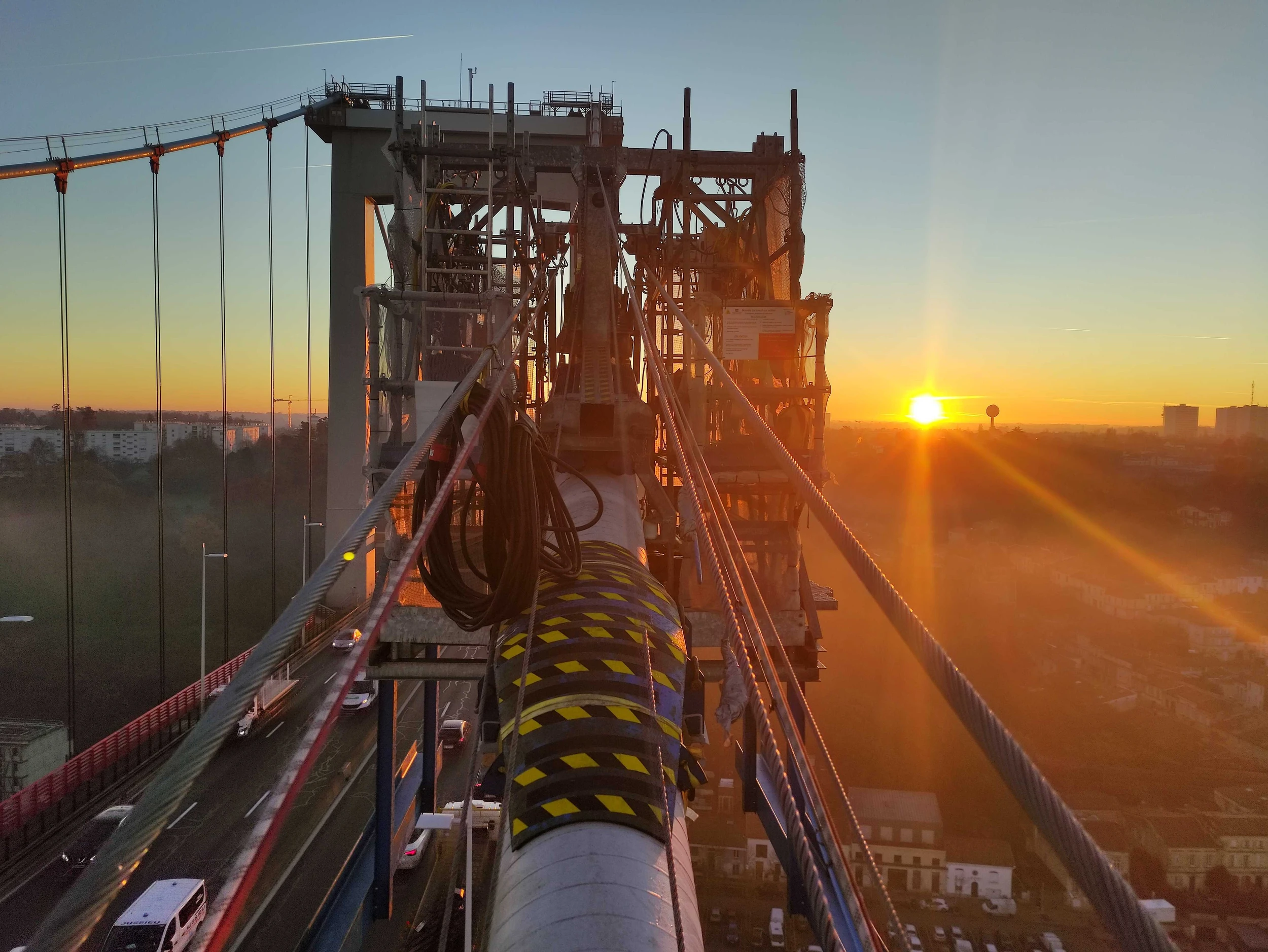 Intervention de cordistes MS Access pour sur le pont... d’aquitaine chez FREYSSINET à Bordeaux (bâtiment) – 1